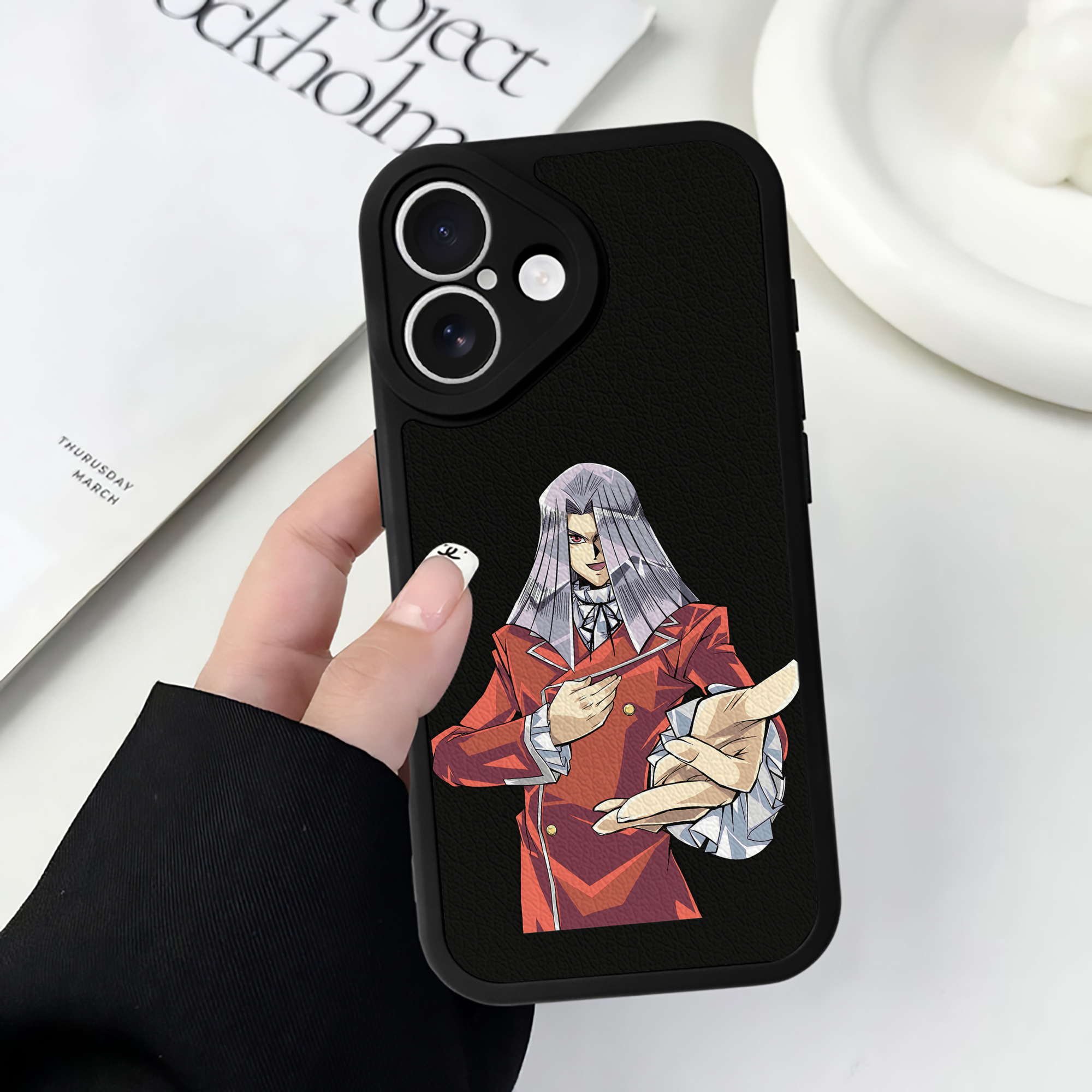 （画像用） 遊☆戯☆王 Yu-Gi-Oh! 【iPhone 16シリーズ対応】シリコンスマホケース（レザー調） 材質：シリコン